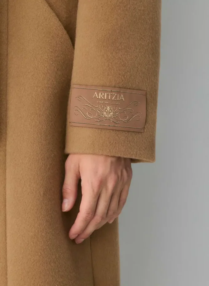 The Heirloom Coat – myk ullkashmir The Heirloom Coat – myk ullkashmir