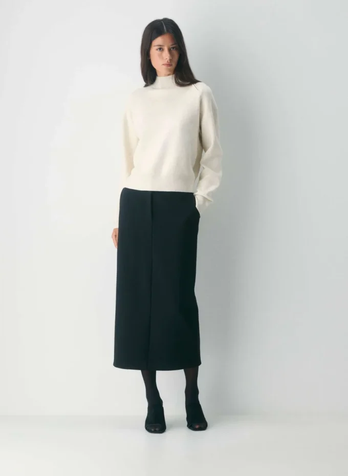 Village Mockneck