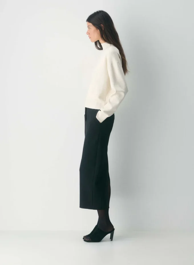 Village Mockneck
